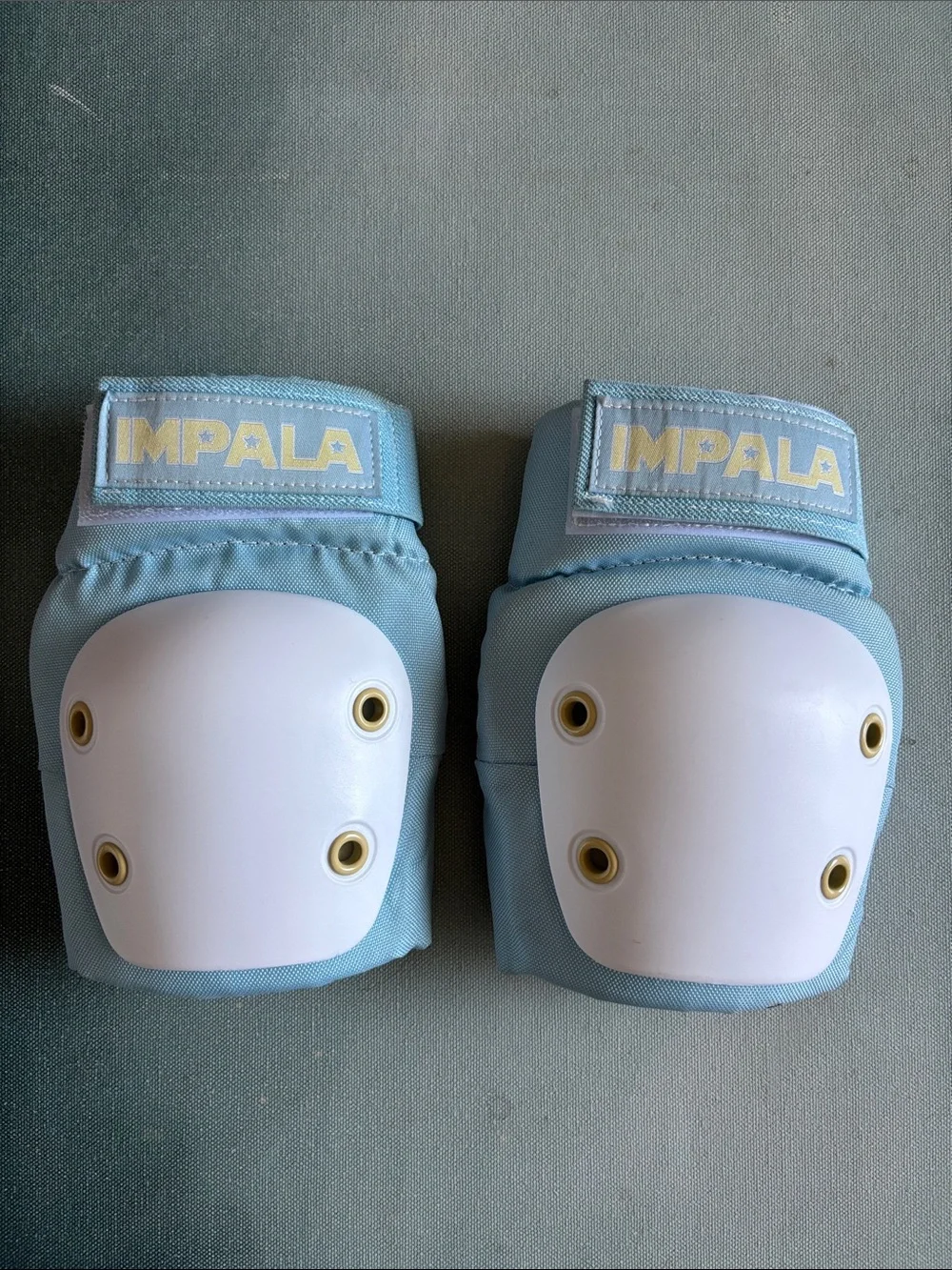 Impala Protective Knee Pads Junior Medium